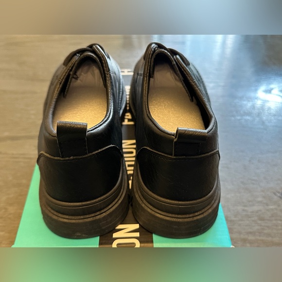 Eastland Men’s Size 8.5 Plainview Black Oxford Shoe. - Picture 3 of 4